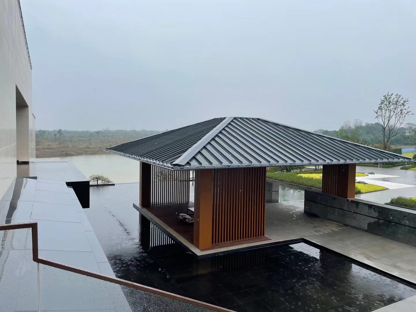 為什么鋁鎂錳板會腐蝕?